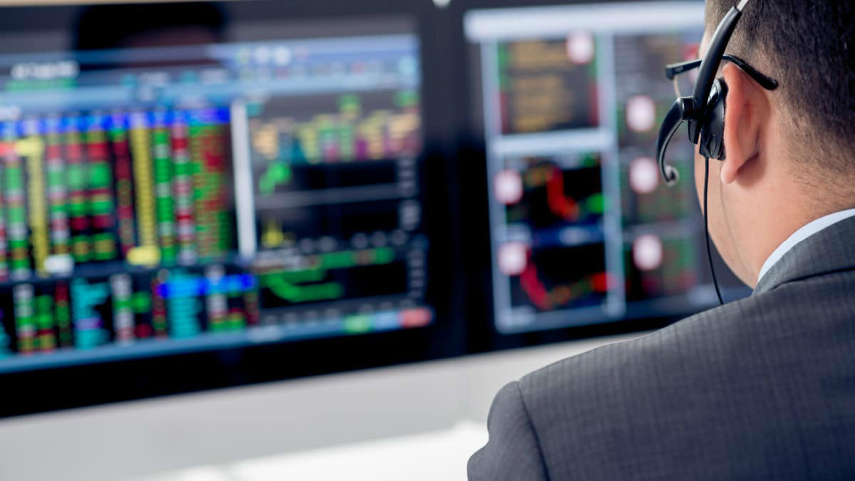 Как найти работу в финансовой компании и не обмануться