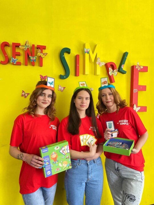 Present Simple Kids, мережа шкіл англійської мови для дітей