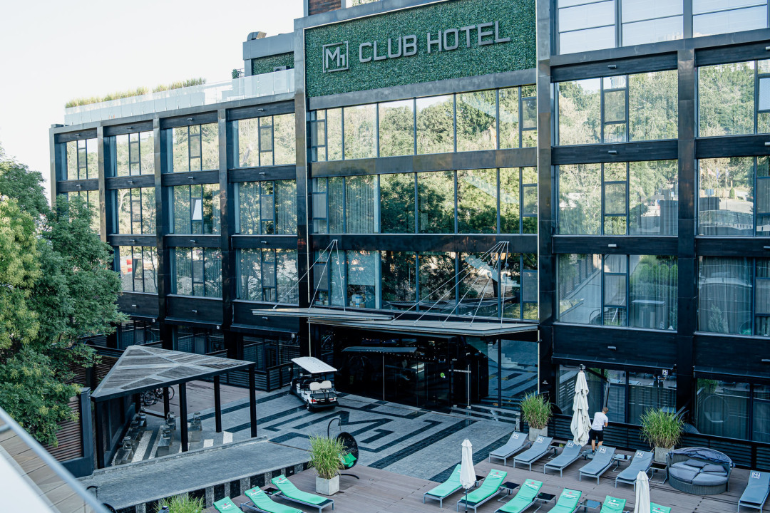 MAESTRO HOTEL MANAGEMENT