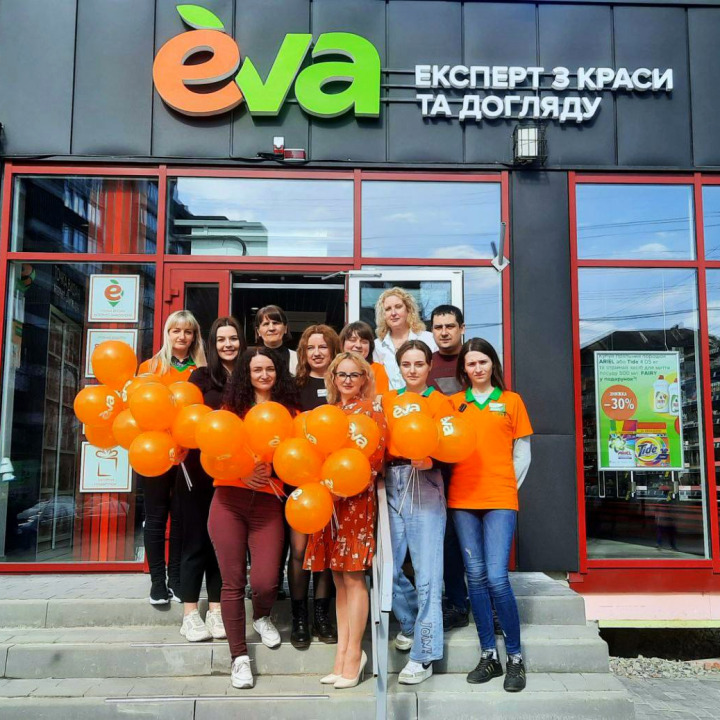 EVA, лінія магазинів