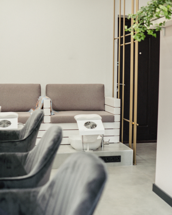 Miroshnikova, nails studio