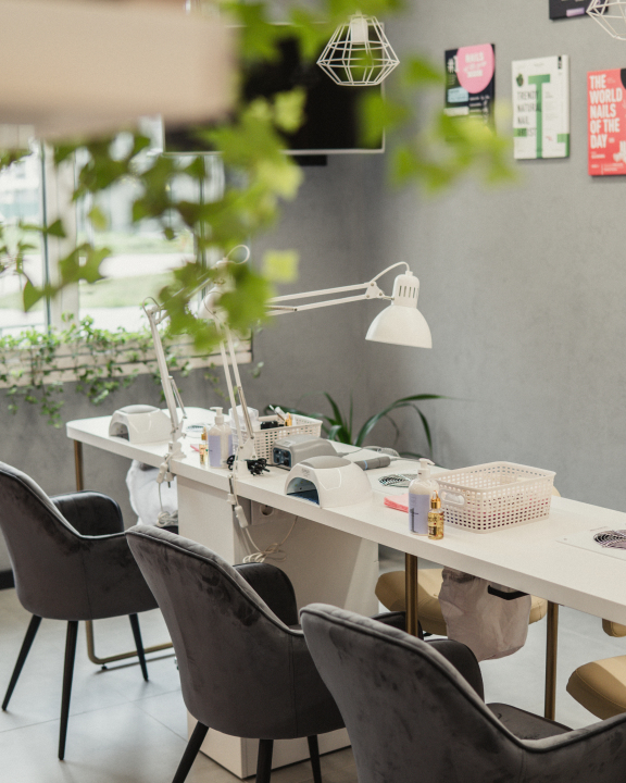 Miroshnikova, nails studio