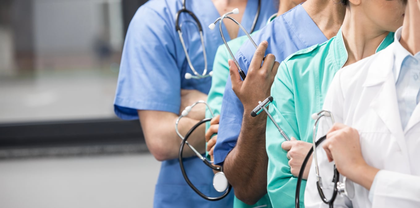 Баварська клініка шукає людей, які зневажають work-life balance: реакція суспільства