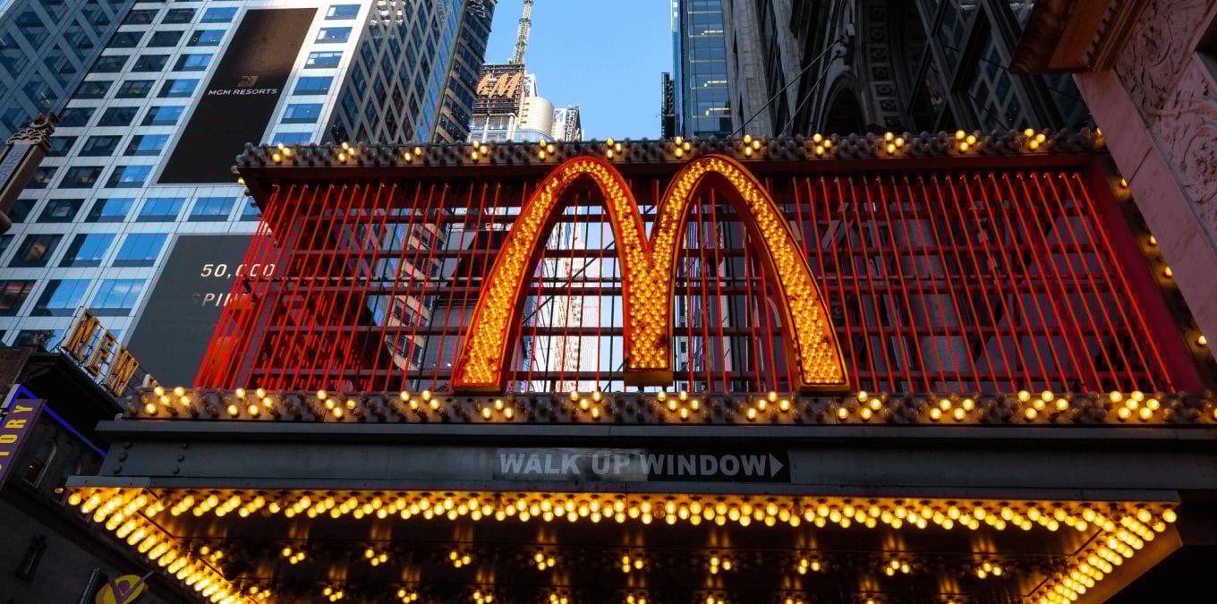 McDonald's почав наймати молодь із 16 років