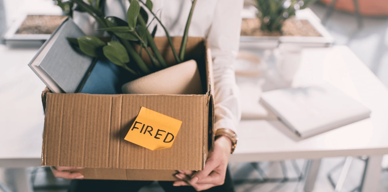 Жінка подала до суду на роботодавця, який звільнив її за те, що та зарано приходила на роботу