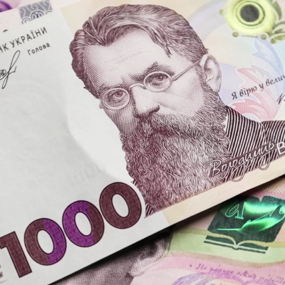 Держава видасть грошові премії вакцинованим українцям: всім по тисячі гривень