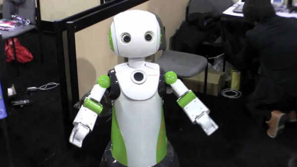 Робот Robovie, изображение из YouTube-канала IEEE Spectrum