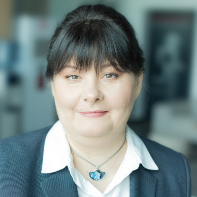 Олена Єфремова-Курсік