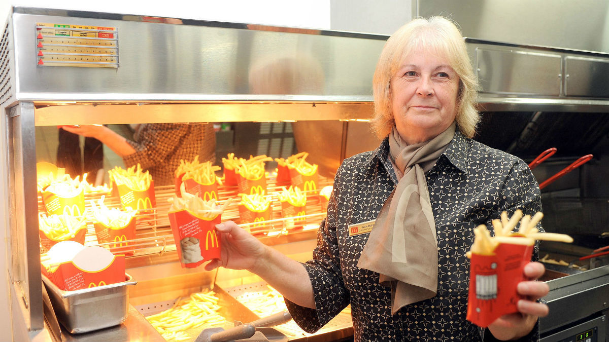 Геть ейджизм! McDonald’s відкриває вакансії для людей старшого віку