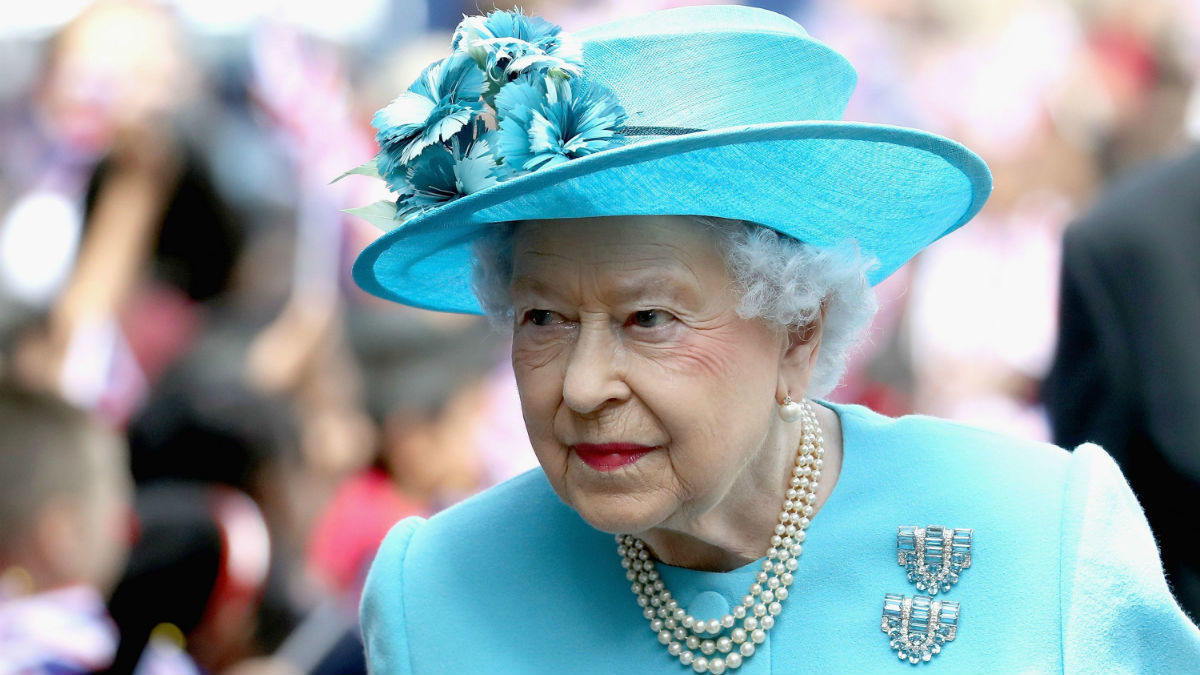 SMM по-королівськи: англійська королева шукає спеціаліста з ведення соцмереж