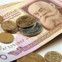 Номинальная зарплата в отраслях экономики в 2009 году составит 2,5 тыс. гривен