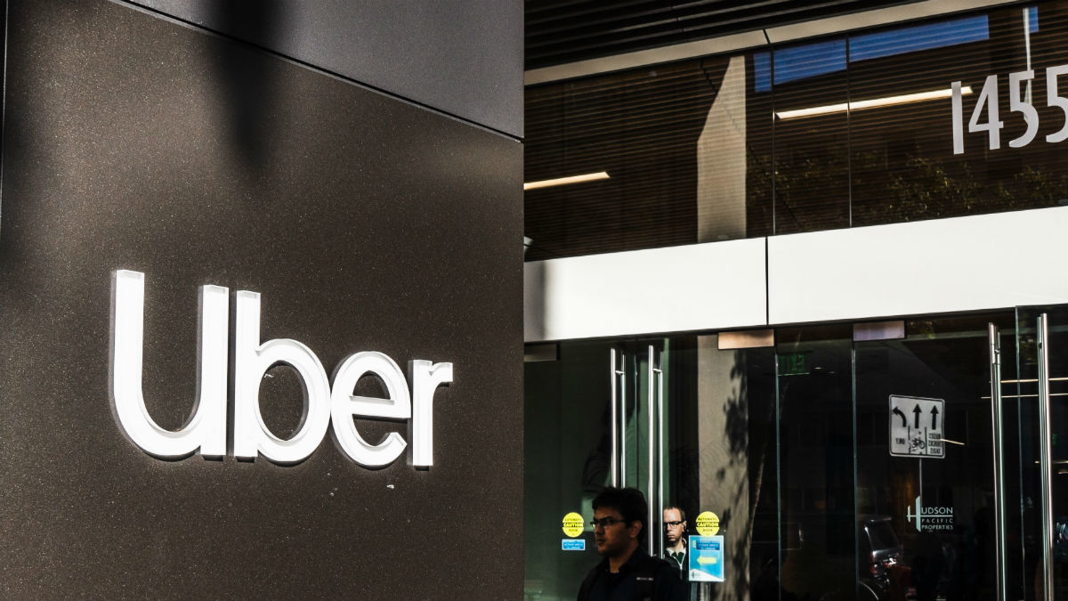 Uber оставляет удаленку для офисных работников еще на год, что на счет водителей