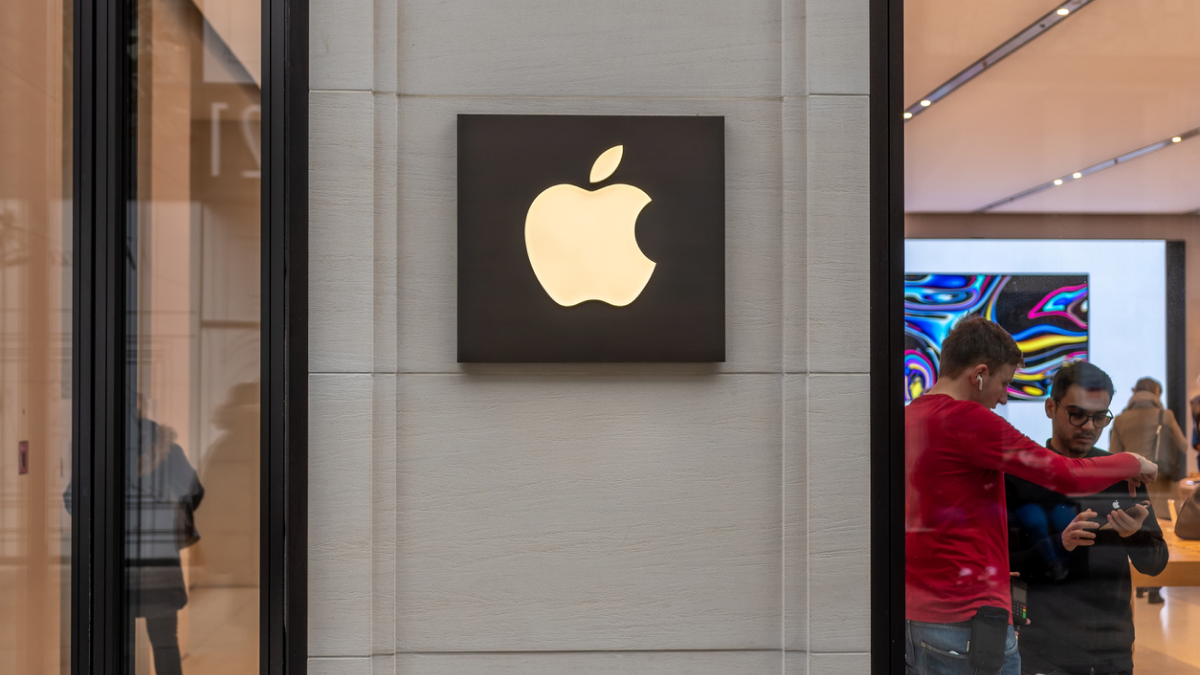 Apple просит сотрудников вернуться в офис, но они против