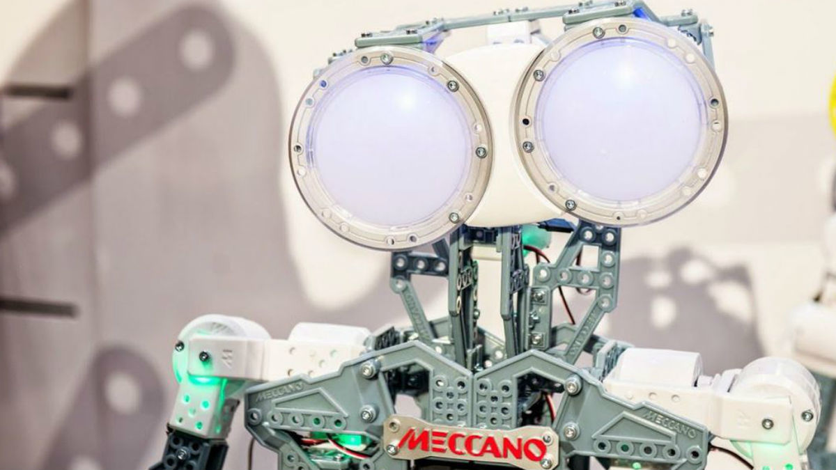 Они уже близко: робота взяли на работу в украинский музей